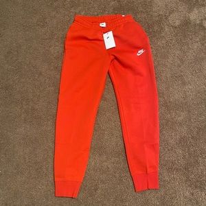 Nike sportswear club fleece joggers